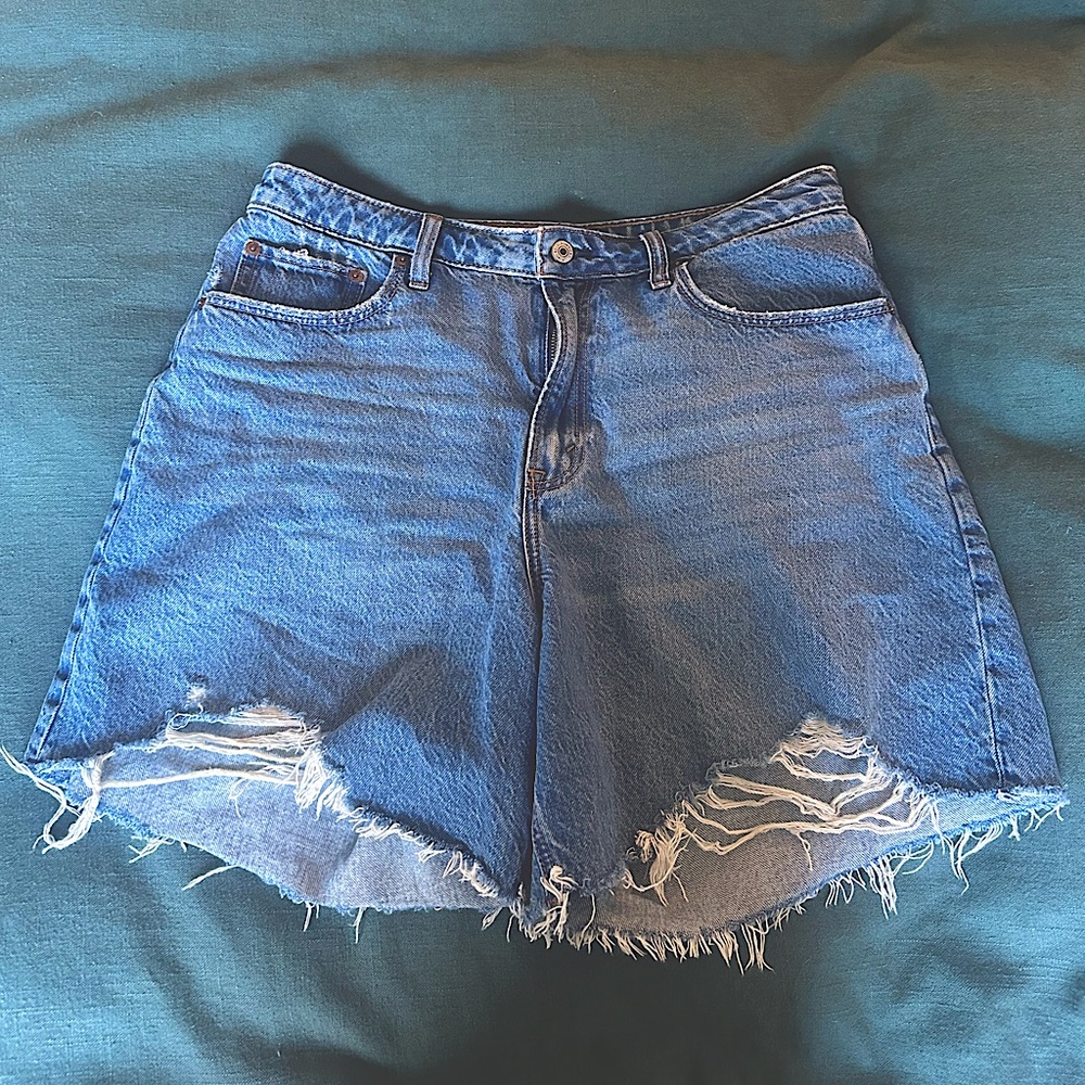 Abercrombie and fitch denim shorts the loose short size short size 30